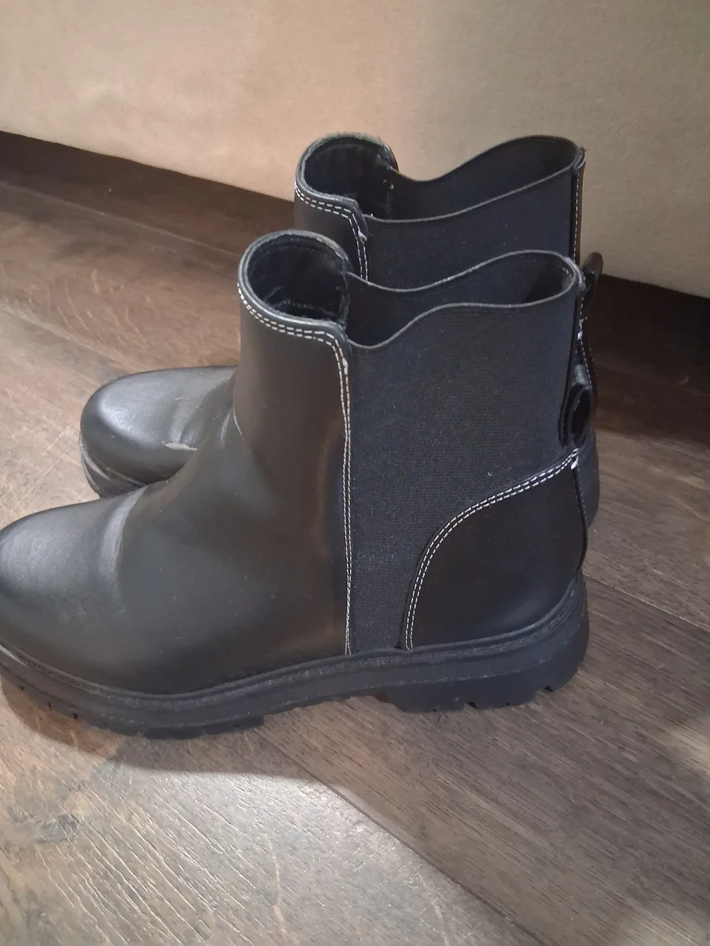 Nine West Black Chelsea Chunky Ankle Boots Size 11
